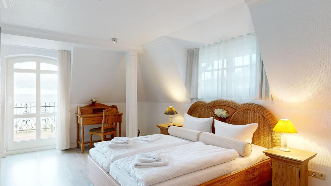 Fewo Direkt Am Strand Mit Meerblick Und Balkon,Villa Glueckspilz, Binz Zewnętrze zdjęcie